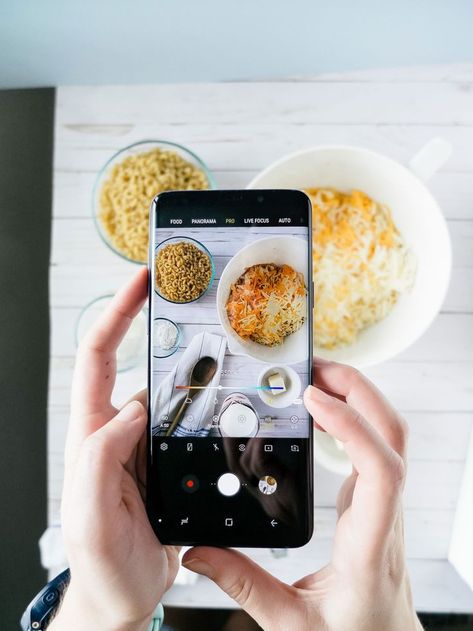 How to start a food blog from your smartphone with Samsung Galaxy S9+ & Target. I show you how you can run, mange, and begin your food blog from your phone in this easy how to. The first step, JUST START! #SamsungTargetTech #ad #howto #blogging Smartphone Food Photography, Iphone Food Photography, Food Blog Photography, Food Flatlay, Best Food Photography, Food Instagram, Food Photography Inspiration, Food Photography Tips, Dinner Food