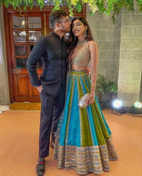 Navratri Couple Pose, Sabyasachi Dress, Ghagra Design, Juhi Godambe, Sabyasachi Dresses, Bridal Choli, Dandiya Raas, Navratri 2024, Chaniya Choli Wedding