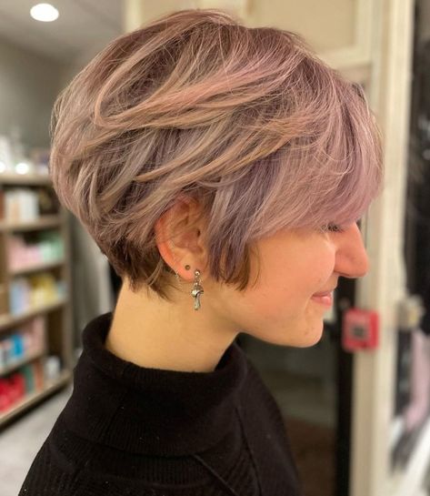 Pastel Pink Bixie with Natural Root Short Bob Side Bangs, Long Pixie Haircut Fine, 2023 Pixie Hair Trends, Medium Pixie Haircut, Cute Pixie Haircut, Bob Pixie Haircut, French Haircut, Longer Pixie, Layered Pixie Haircuts