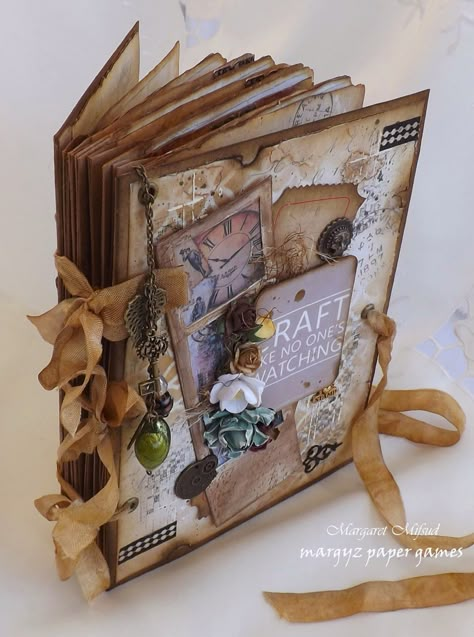 Margyz Paper Games: The Sherlock Book by Watson for Meg's Garden Scrapbook Albums Tutorial, Handmade Journals Diy, Scrapbook Vintage, Creative School Project Ideas, Diy Journal Books, Mini Album Tutorial, Bookmaking, Paper Games, Scrap Album