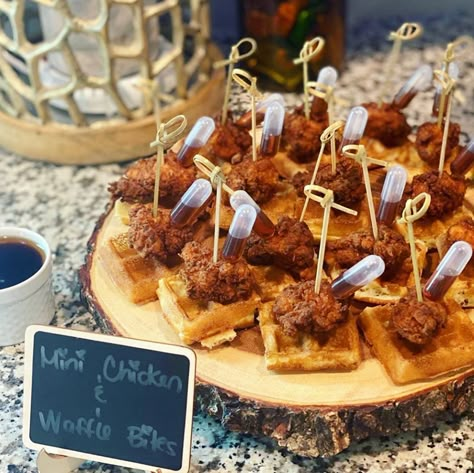 Chicken And Waffles Hors D'oeuvres, Appetizer Chicken And Waffles, Chicken And Waffle Kabobs, Halloween Chicken And Waffles, Waffle And Chicken Appetizers, Chicken N Waffles Appetizer, Chicken Waffles Appetizer, Chicken And Waffles Party Ideas, Chicken And Waffle Buffet