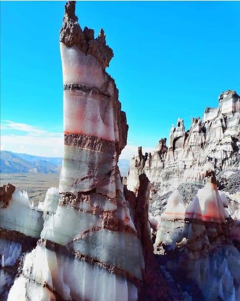 Rock Formations, Natural Phenomena, Amazing Nature, Natural Wonders, Geology, Beautiful World, In The Middle, Mother Nature, Iran