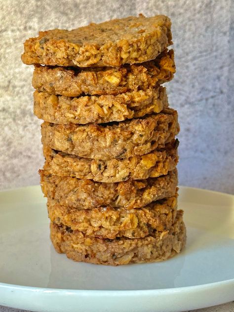 Oatmeal Patties Vegetarian, Oatmeal Burgers, Oat Burger Recipe, Walnut Burger Recipe, Oatmeal Patties, Oat Burgers, Walnut Burger, Oven Baked Burgers, Vegetarian Patties