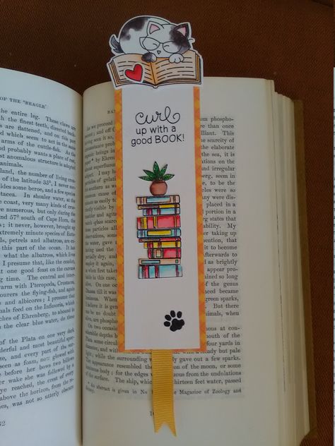 Cat Bookmark, Handmade Bookmarks Diy, Origami For Beginners, Creative Bookmarks, Bookmark Craft, Paper Bookmarks, Watercolor Bookmarks, Teachers Day Gifts, Cute Bookmarks