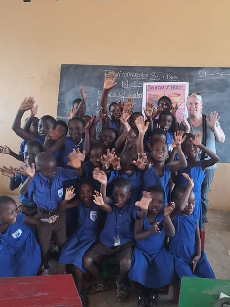 A Day as a Volunteer in Ghana | Story with Globe Aware Travel Volunteer Aesthetic, Volunteer In Africa Aesthetic, Ghana Volunteer, Volunteer Africa, Volunteering In Africa, Life After High School, Teacher Aesthetic, Volunteer Travel, Missionary Work