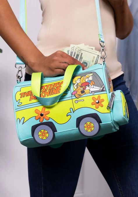 Mystery Machine bag Scooby Doo Van Costume, Scooby Doo Mystery Machine, Mystery Machine Van, Scooby Doo Pictures, Funky Purses, Scooby Doo Mystery Incorporated, Monster Mask, Mystery Machine, Geeky Fashion