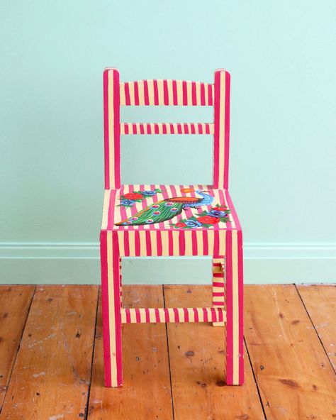 Stripe Painted Furniture, Chair Painting Ideas, Painted Chairs Ideas, Hand Painted Furniture Diy, Painted Church Pew, Painted Kids Furniture, Painted Chairs Diy, Colourful Chairs, Painting Chairs