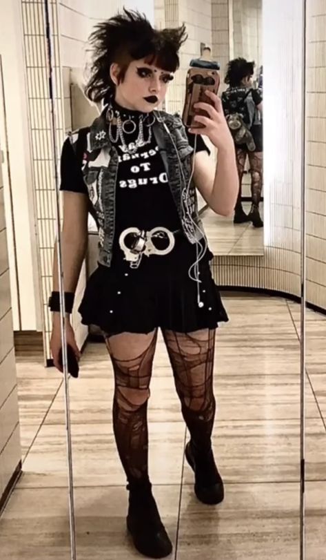 Plus Size Scene Outfits, Punk Outfits Plus Size, Plus Size Emo Outfits, Chubby Goth Outfit, Plus Size Goth Outfits, Punk Girl Fashion, Goth Outfits Casual, Chubby Goth, Venom Cosplay