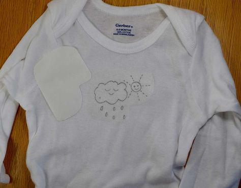 Onesie Embroidery, Embroidered Onesie, Sew Baby, Simple Embroidery Designs, White Onesie, Embroidered Monogram, Simple Embroidery, Kawaii Design, Baby Sewing