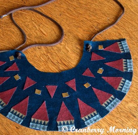 Cranberry Morning: Kids' Ancient Egyptian Headdress and Collar Egyptian Headdress, Egypt Costume, Ancient Egypt Crafts, Egypt Vbs, Egypt Activities, Egyptian Collar, Egyptian Crafts, Ancient Egypt Projects, Egypt Crafts