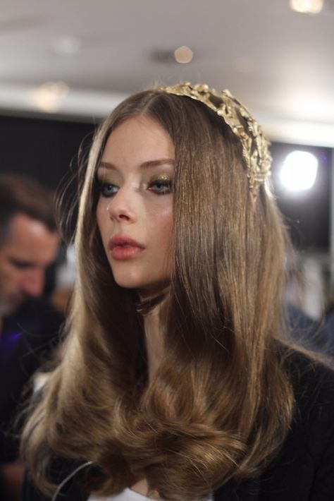 Runway Hair, Hair Down, Cut My Hair, Grunge Hair, Elie Saab, Beauty Inspiration, Pretty Face, Pretty Hairstyles, Hair Goals