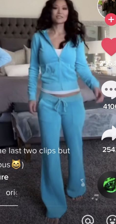 Light Blue Juicy Couture Tracksuit, Velour Tracksuit 2000s, Blue Juicy Couture Tracksuit, Blue Juicy Couture, Juicy Couture Tracksuit, Juicy Couture Pants, Velour Tracksuit, Joggers Outfit, Tracksuit Pants