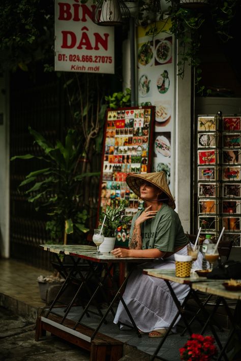 Vietnam Photoshoot Ideas, Vietnam Street Photography, Vietnam Photo Ideas, Vietnam Coffee Shop, Hanoi Vietnam Aesthetic, Vietnam Moodboard, Fansipan Vietnam, Hanoi Vietnam Photography, Hanoi Aesthetic