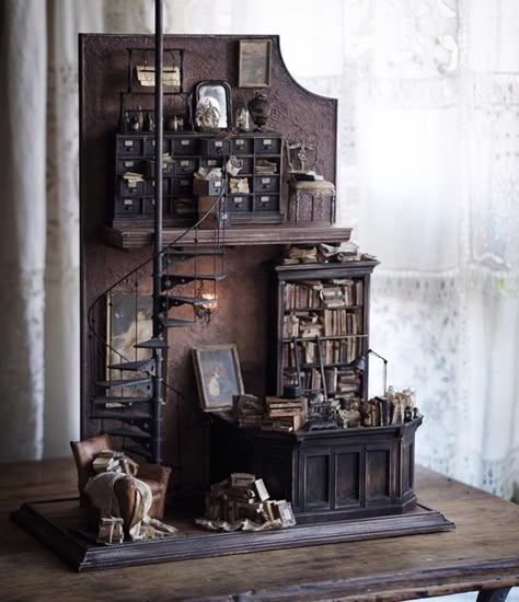 Room Box Miniatures, Bookshelf Art, Book House, Cute Closet, Haunted Dollhouse, Doll House Crafts, Miniature Rooms, Miniature Diy, Miniature Houses