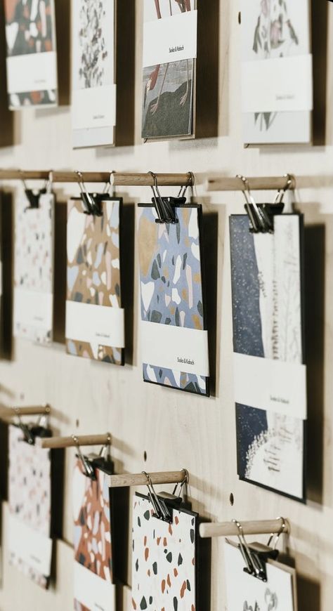 Pegboard Card Display, Market Booth Inspiration, Art Market Stall, Art Booth Display, Art Market Display, Art Display Board, Art Fair Display, معرض فني, Pegboard Display