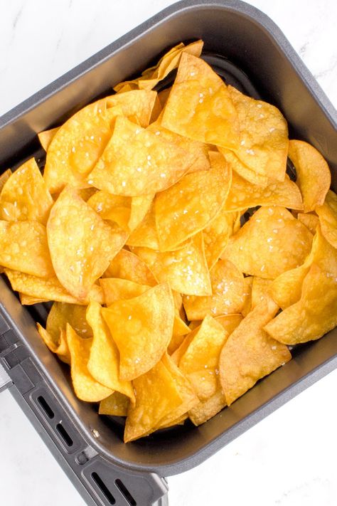 Low Carb Tortilla Chips Air Fryer, Chips In The Air Fryer, Air Fryer Tortilla Chips, Air Fryer Tortilla, Tortillas Chips, Flour Tortilla Chips, Air Fryer Chips, Fried Tortilla Chips, How To Make Nachos