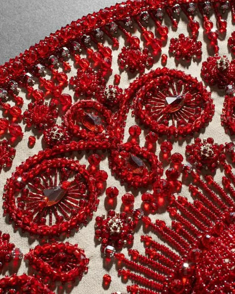 Tambour Beading, Hand Beaded Embroidery, Tambour Embroidery, Beadwork Embroidery, Bead Embroidery Tutorial, Couture Embroidery, Bead Embroidery Patterns, Hand Work Embroidery, Embroidery Motifs