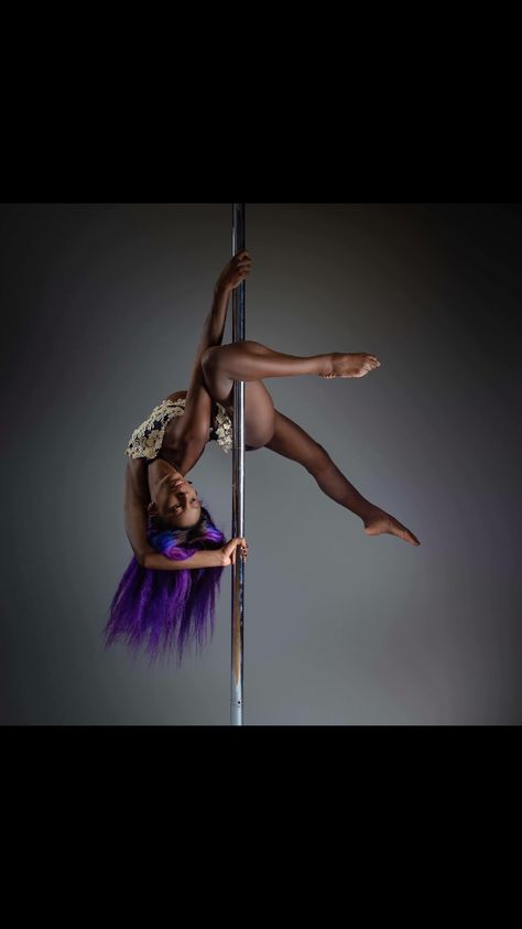 Pole Poses Photo Shoots, Pole Fitness Inspiration, Pole Dance Studio, Wake Up Yoga, Pole Classes, Pole Moves, Pole Tricks, Pole Art, Pole Dancing Fitness