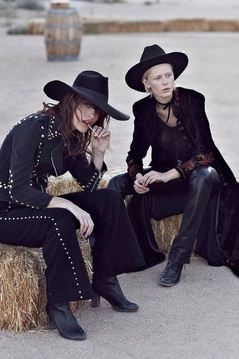 Goth Cowboy, Bohemian Diesel, Cowboy Aesthetic, Wilde Westen, Looks Country, Estilo Country, Boho Fashion Bohemian, Black Outfits, Looks Street Style