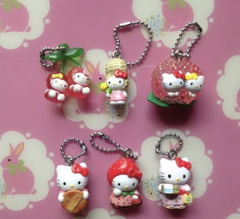 Cute Keyrings, Gotochi Hello Kitty, Hello Kitty Charms, Aesthetic Hello Kitty, Kitty Aesthetic, Hello Kitty Keychain, Hello Kitty Aesthetic, Phone Charms, Hello Kitty Pictures