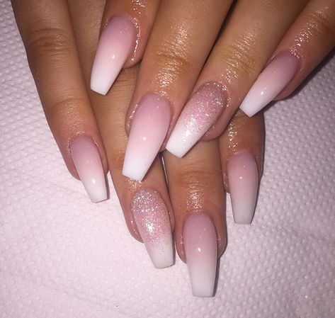 Ombre No Chip Nails, Ombre Nails And Design, Pink Umbra Nails, Ombré Color Nails, Hombre Pink And White Nails, Cute Ombre Nails Coffin, Hombre Nails Ombre Pink And White, Nails Fade Ombre, Pink And White Ombre Nails Square