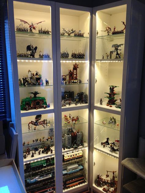 lego, lego collection, lego cabinet, ikea cabinet, lights in cabinet, modern living, lego afol, collector Lego Room Ideas, Lego Display Ideas, Lego Storage Organization, Billy Ikea, Lego Organization, Lego Display, Modern Kids Room, Diy Display, Lego Room