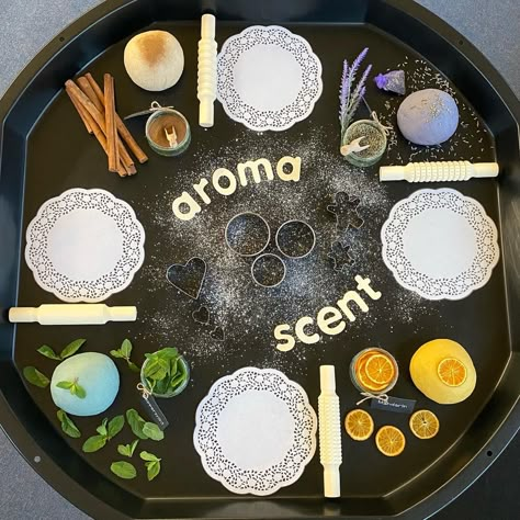 Expressive Art And Design Eyfs, Eyfs Senses Activities, My Body Learning Tuff Tray, Senses Tuff Tray Ideas, 5 Senses Tuff Tray Ideas, Messy Play Outdoors, 5 Senses Eyfs Activities, Playdough Tuff Tray Ideas, Autumn Tuff Tray Activities