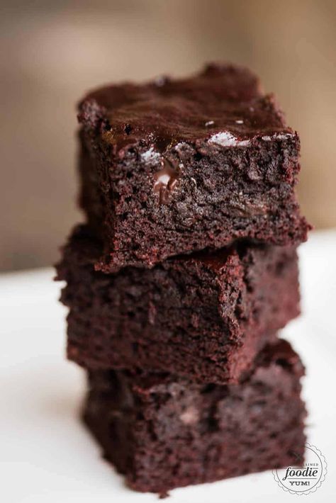 Beet Brownies are a decadent brown butter brownie recipe with a smooth buttermilk roasted beet puree mixed into the batter. The result is a lusciously soft brownie with an intense dark chocolate flavor. You'll enjoy the added health benefits of cooking with beets and will be pleasantly surprised with the flavor! #beet #beets #roastedbeets #beetpuree #brownie #chocolate #beetbrownie #beetrecipe Recipe For Brownies, Beet Puree, Beet Brownies, Brownie Recipe Video, Breakfast Low Carb, Beet Recipes, Breakfast Food List, Brownies Recipe, Brownie Recipe