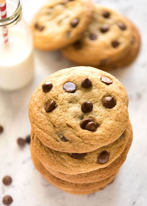 Miracle SOFT Chocolate Chip Cookies that are almost impossibly easy - no creaming butter, no beater, no refrigeration, no rolling dough. These are magical! www.recipetineats.com Soft Chocolate Chip Cookies Recipe, Make Chocolate Chip Cookies, Homemade Chocolate Chips, Homemade Chocolate Chip Cookies, Recipetin Eats, Soft Chocolate Chip Cookies, Easy Chocolate Chip Cookies, Recipe Tin, Cookie Recipe Ideas