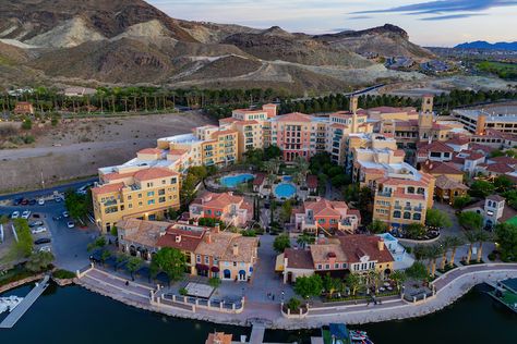 12 Best Things to Do in Henderson, NV (with Map) - Touropia Lake Las Vegas, Kid Friendly Restaurants, Henderson Nevada, Outdoor Pictures, Henderson Nv, Green Valley, Casino Resort, Vegas Strip, Free Things To Do