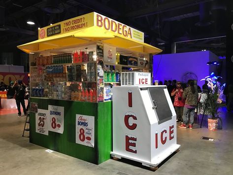 Outdoor Popup Store, Popup Store, Pop Up Brand Activation, Heineken Party, Bodega Aesthetic, Bodega Pop Up, Complexcon Booth, Brand Activation Photobooth, Bodega Signage