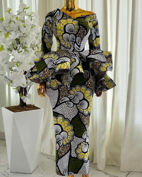 Best Ankara Styles Tops Ankara, Ankara Skirt And Blouse Styles, Ankara Styles For Women, Ankara Dress Designs, African Blouses, Ankara Long Gown Styles, Ankara Skirt And Blouse, African Tops, African Skirts