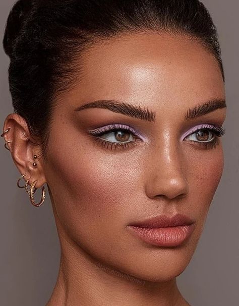 Purple Makeup Wedding, Purple Eyeshadow Brown Eyes, Light Purple Eyeshadow Looks, Makeup For Lilac Dress, Light Purple Makeup Looks, Light Purple Makeup, Tamara Williams, Purple Eyeshadow Looks, Monochromatic Makeup