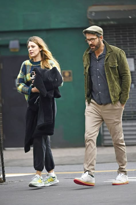 Ryan Reynolds Style 2024, Green Corduroy Jacket Outfit, Ryan Reynolds Fashion, Corduroy Jacket Outfit, Ryan Reynolds Style, Nb Outfit, Mans Clothes, Blake Lively Ryan Reynolds, Couples Fashion