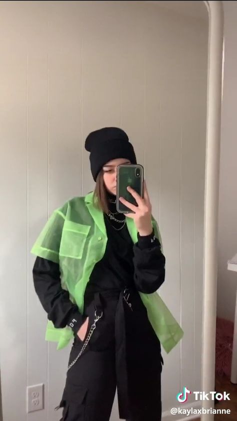 Black Outfit Concert, Green Black Outfit, Neon Green Outfit, Neon Green Outfits, Outfit Concert, Neon Outfits, Black Goth, Tumblr Outfits, Green Outfit