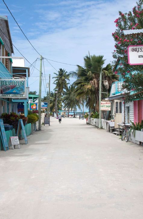 Caye Caulker Belize Photos, Belize Wallpaper, Belize Restaurants, Belize Vacation Outfits, Belize Aesthetic, Belize Photos, Belize Trip, Caye Caulker Belize, Placencia Belize