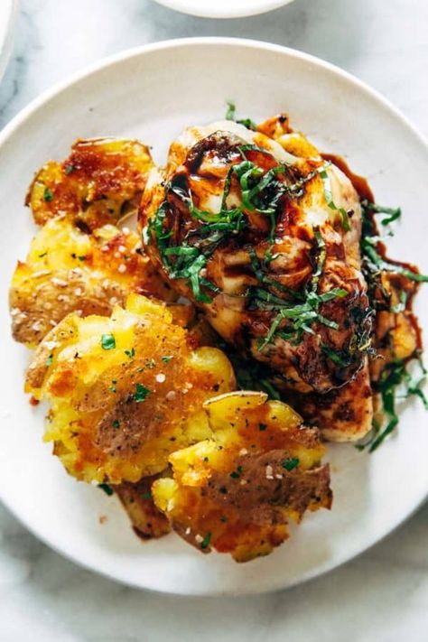 Caprese Chicken with Smashed Potatoes | Pinch of Yum | Bloglovin’ Chicken And Sun Dried Tomatoes, Smashed Chicken, Balsamic Drizzle, Potatoes Chicken, Smashed Potatoes Recipe, Pinch Of Yum, Caprese Chicken, Sauteed Chicken, Tomato And Cheese