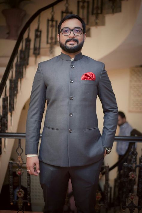 Celebration Outfit, Jodhpuri Suits, Older Mens Fashion, Designer Suits For Men, Fashion Suits For Men, Indian Suits, Fashion Suits, Book Art Diy, Grey Colour