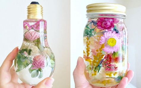 Preserve Flowers In Jar, Japanese Herbarium Bottle, Herbarium Jar, Herbarium Diy, Japanese Herbarium, Herbarium Bottle, Botanical Party, Dried Flowers Diy, Glass Things