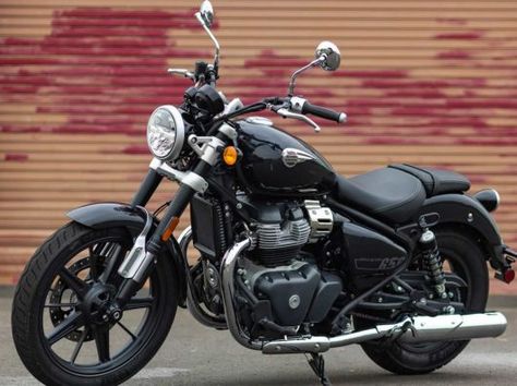 All-new Royal Enfield Super Meteor 650 cruiser unveiled at the EICMA 2022 Royal Enfield Super Meteor 650, Super Meteor 650, Enfield Bike, Enfield Motorcycle, Retro Cafe, The Big Hit, Speed Reading, Cruiser Motorcycle, New Honda