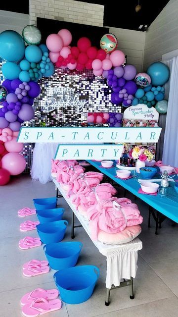 Mani Pedi Birthday Party Ideas, Spa Party Balloon Decor, Nail Salon Birthday Party Ideas, Spa Party Cake, Spa Themed Birthday Party, Spa Birthday Cake, Pancake Party, Kids Spa Party, Girl Spa Party