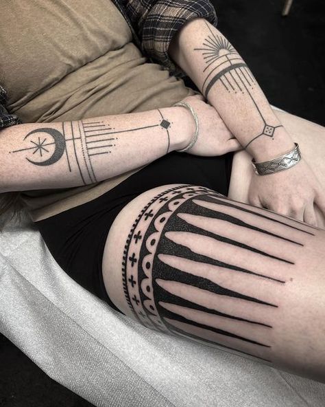 Forearm Flash Tattoo, Geometric Cuff Tattoo, Thigh Cuff Tattoo Women, Viking Wrap Around Tattoo, Runic Arm Tattoo, Viking Armband Tattoo, Blackout Tattoo Women, Norse Armband Tattoo Design, Thigh Wrap Tattoo