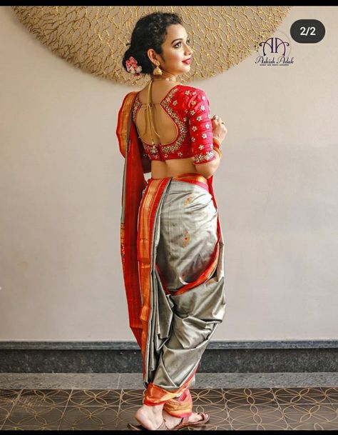 Marathi Saree Traditional, Blouse On Nauvari Saree, Nauwari Sadi Blouse, Navari Blouse Designs Latest Design, Navri Saree Look Marathi, Marathi Saare Look, Nawari Saree Blouse Designs, Maharashtrian Bride Blouse Designs, Navvari Sadi Blouse Back Design