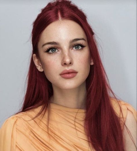 Red Hair Makeup, Hair Color Burgundy, Dark Red Hair, Burgundy Hair, Winter Wonderland Wedding, Hair Inspo Color, Auburn, Gorgeous Hair, Redheads