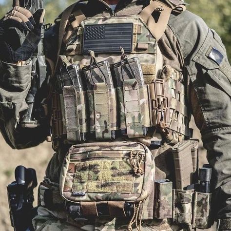 Tactical Kit, Special Forces Gear, Plate Carrier Vest, Military Vest, Army Gears, Military Accessories, Tactical Life, Military Gear Tactical, Tac Gear