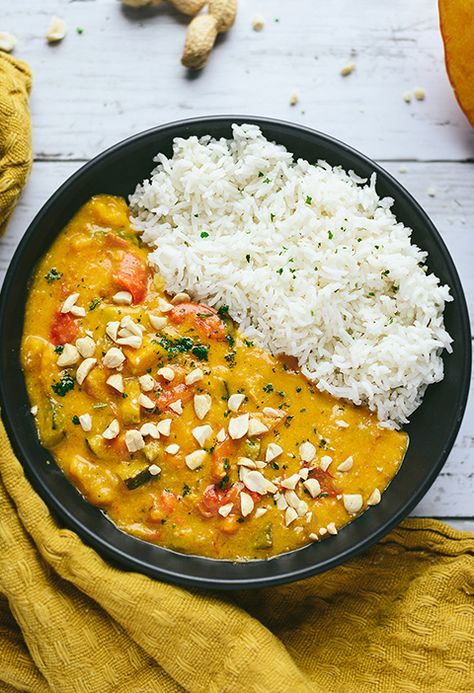 This curry is packed with flavor and vegetables! Serve this creamy curry with a side of rice and topped with avocado and peanuts and it's the perfect easy vegan dinner dish! How do you develop a new recipe? For me, it's often looking around the kitchen and feeling inspired by what's there. I had a bunch of vegetables in the fridge (as I have most of the time) and also half a hokkaido squash that I wanted to use up. #coconutmilk #curry #dinner #easydinner #hokkaidosquash #lunch #stew Hokkaido Squash Recipes, Hokkaido Squash, Curry Dinner, Plantbased Dinner, Squash Curry, Spicy Pineapple, Creamy Curry, Vegan Buddha Bowl, Asian Dinners