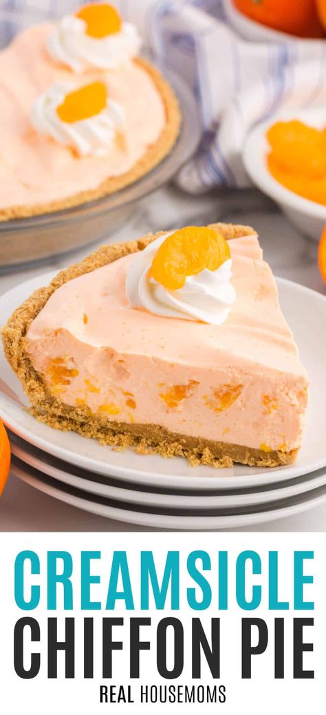 Creamsicle Chiffon Pie is so easy to make! The fluffy filling is packed with mandarin orange bits in a simple no-bake graham cracker crust! Creamsicle Pie Recipe, Creamsicle Jello, Creamsicle Pie, Baked Graham Cracker Crust, Cool Whip Pies, Jello Pie, Chiffon Pie, Orange Baking, Jello Desserts