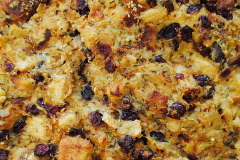 Stuffing With Apples, Bread Casserole, Speed Foods, Thanksgiving Cooking, Dry Wine, Challah Bread, Thanksgiving Side, Stuffing Recipes, Challah