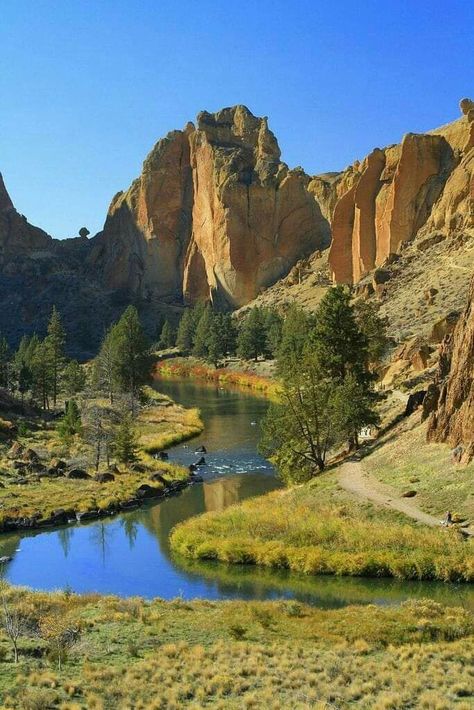 Smith Rock State Park, Ecola State Park, Have Inspiration, Oregon Travel, Take Better Photos, Places Around The World, Rocky Mountains, State Park, Travel Usa