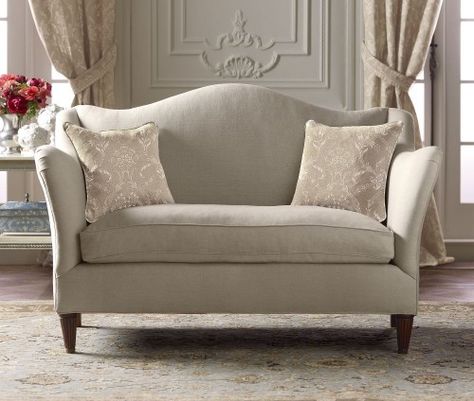 french style sofa..great for small space...really like the style, color and texture. French Style Sofa, Country Sofas, Traditional Loveseat, Sala Vintage, Small Sofa Bed, Small Sectional Sofa, Furnitur Ruang Keluarga, Swedish Decor, Small Couch